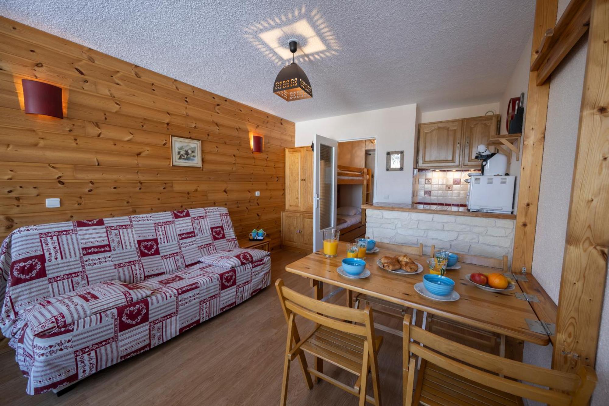 Doux Crepuscule - Au Bord Des Pistes - Parking Apartment Enchastrayes Exterior foto