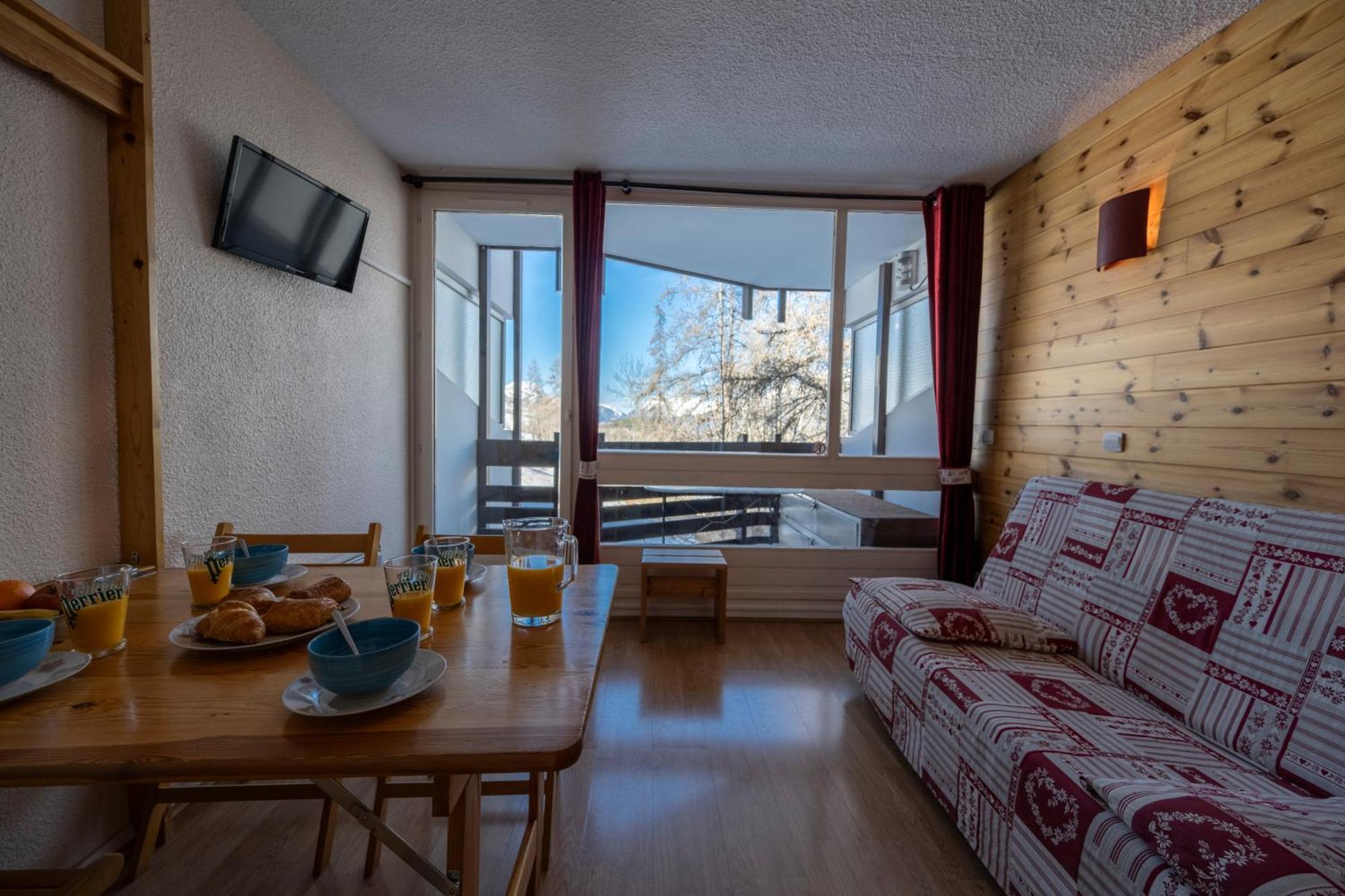 Doux Crepuscule - Au Bord Des Pistes - Parking Apartment Enchastrayes Exterior foto